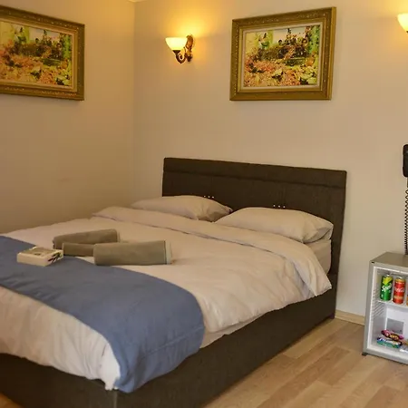 Pure Diamond Hotell *
