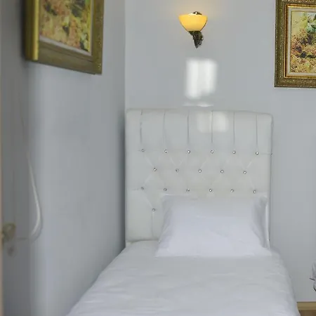 Pure Diamond Hotel *